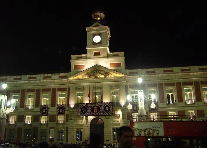 Puerta Del Sol -De La Cruz Isabel I0 & Parking